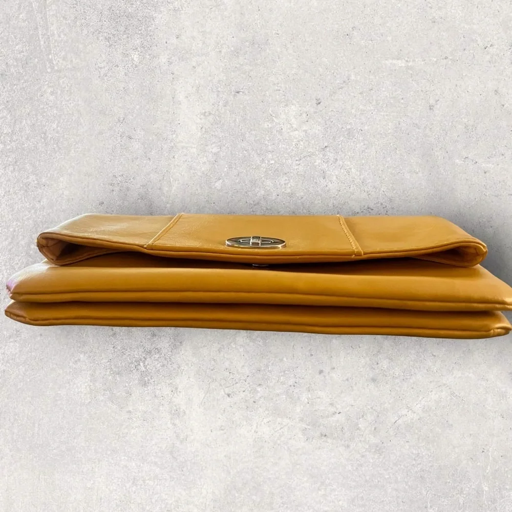 Amazon color yellow